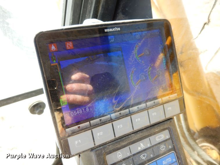 image for item DF8183 2016 Komatsu PC360LCi-11  excavator