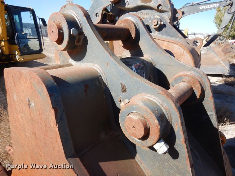 image for item DF8183 2016 Komatsu PC360LCi-11  excavator