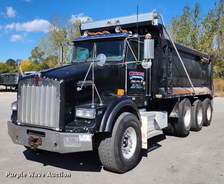 image for item DL6715 2005 Kenworth T800  dump truck