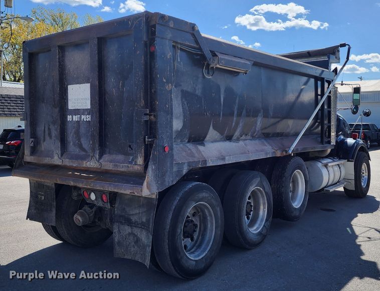 image for item DL6715 2005 Kenworth T800  dump truck