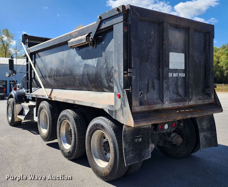 image for item DL6715 2005 Kenworth T800  dump truck