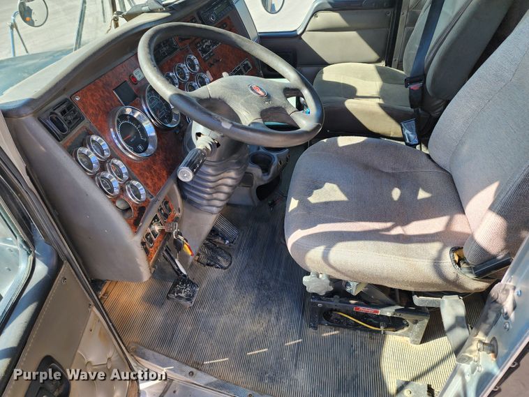 image for item DL6715 2005 Kenworth T800  dump truck