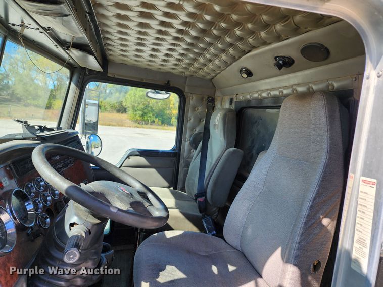 image for item DL6715 2005 Kenworth T800  dump truck