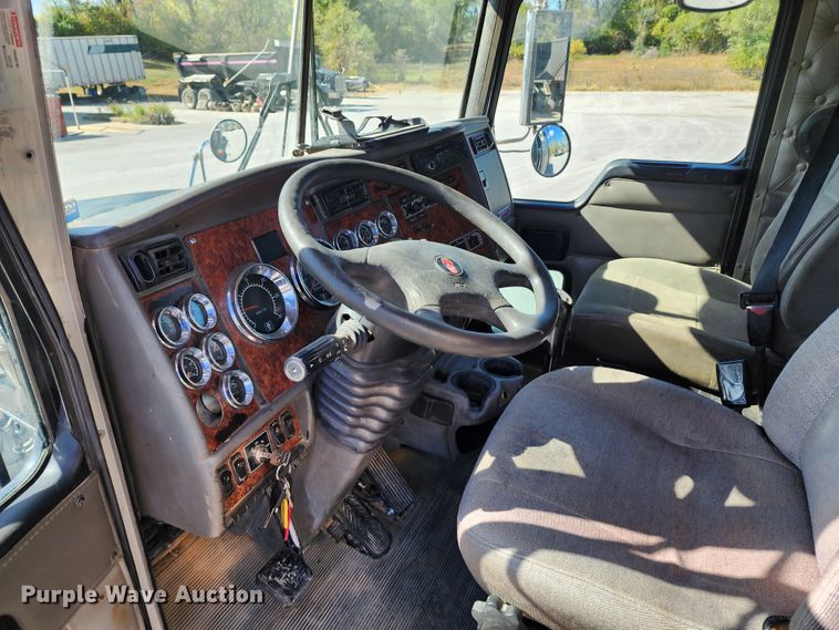 image for item DL6715 2005 Kenworth T800  dump truck