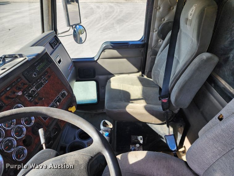 image for item DL6715 2005 Kenworth T800  dump truck