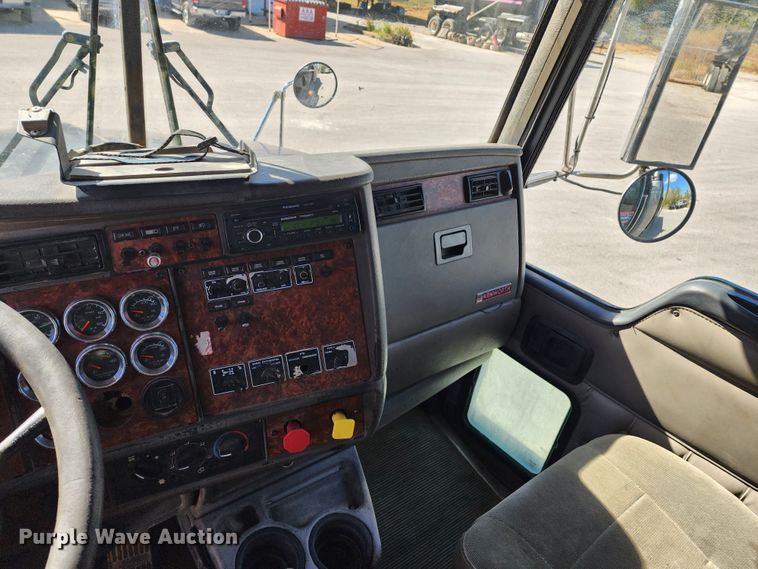 image for item DL6715 2005 Kenworth T800  dump truck