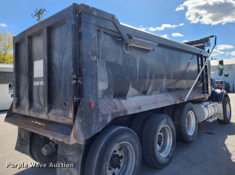 image for item DL6715 2005 Kenworth T800  dump truck