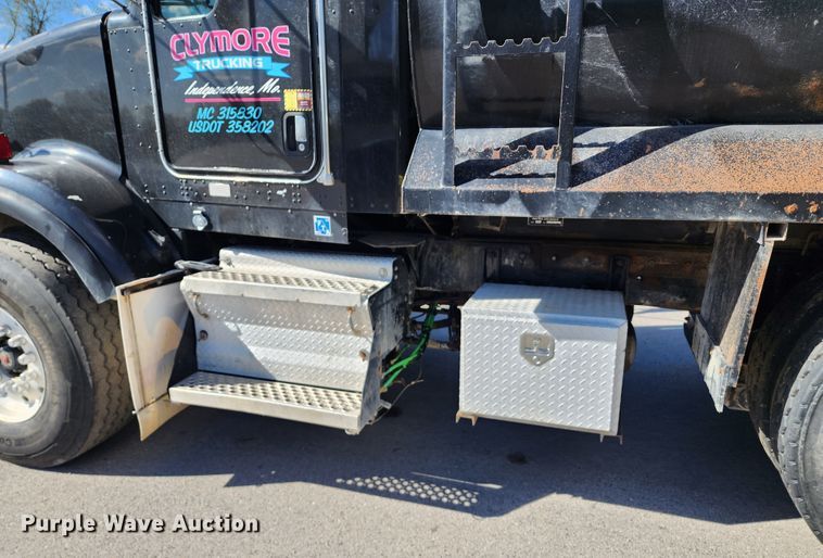 image for item DL6715 2005 Kenworth T800  dump truck