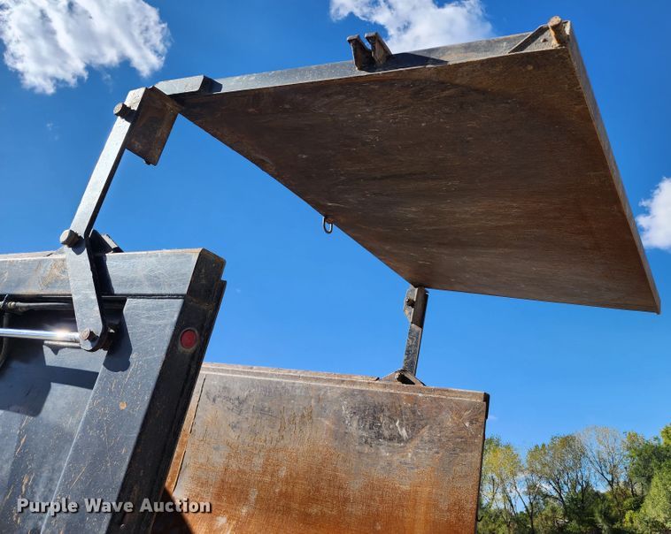 image for item DL6715 2005 Kenworth T800  dump truck