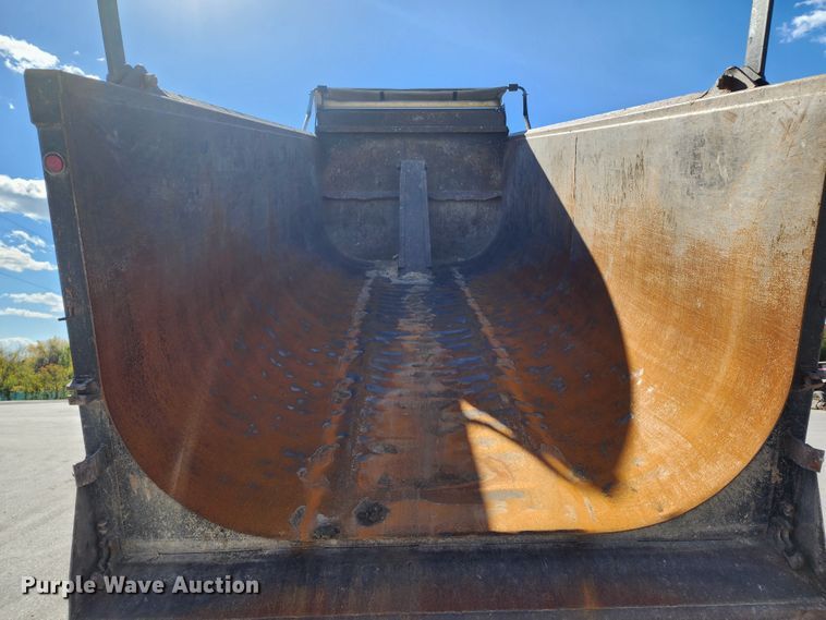 image for item DL6715 2005 Kenworth T800  dump truck