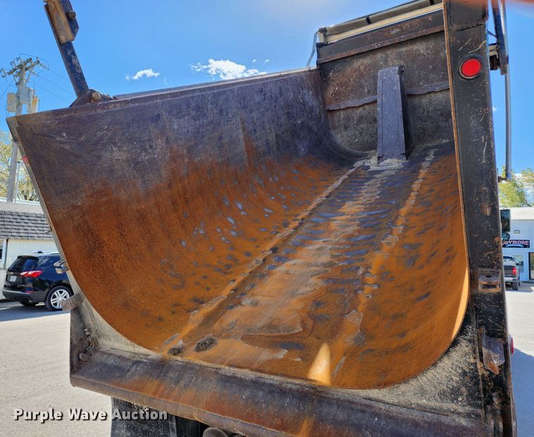 image for item DL6715 2005 Kenworth T800  dump truck