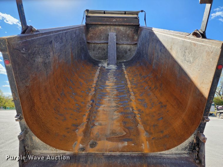 image for item DL6715 2005 Kenworth T800  dump truck