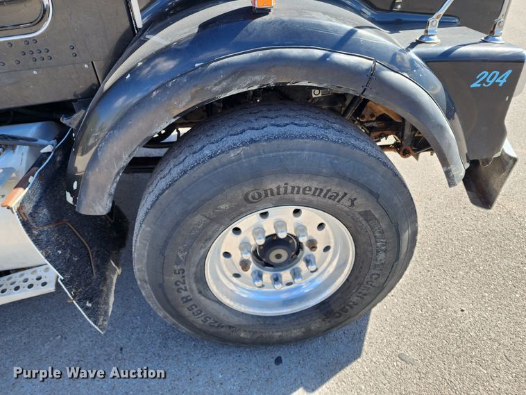 image for item DL6715 2005 Kenworth T800  dump truck