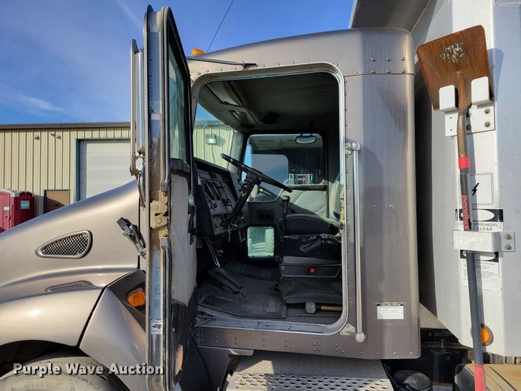 image for item DM8090 1996 Kenworth T300  dump truck