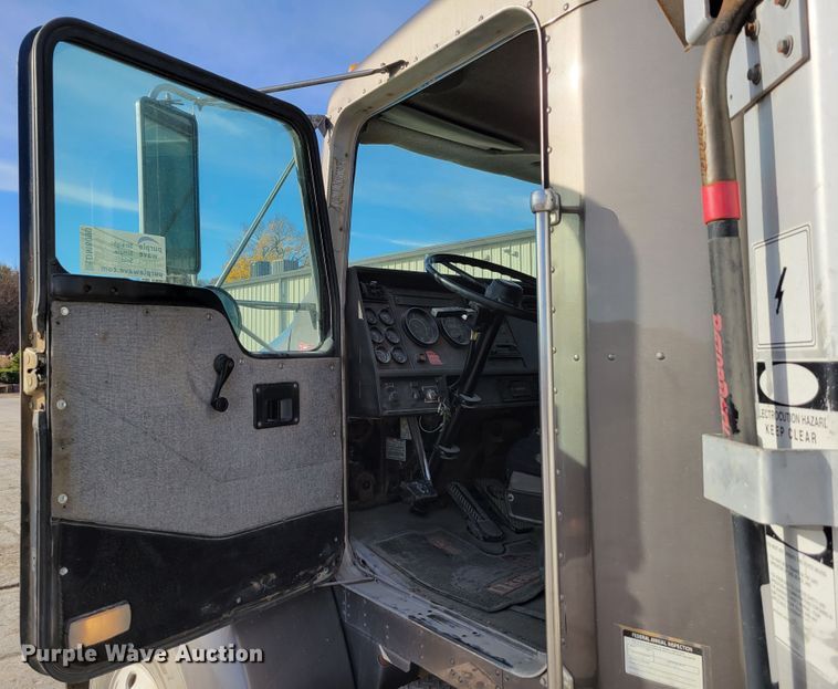 image for item DM8090 1996 Kenworth T300  dump truck