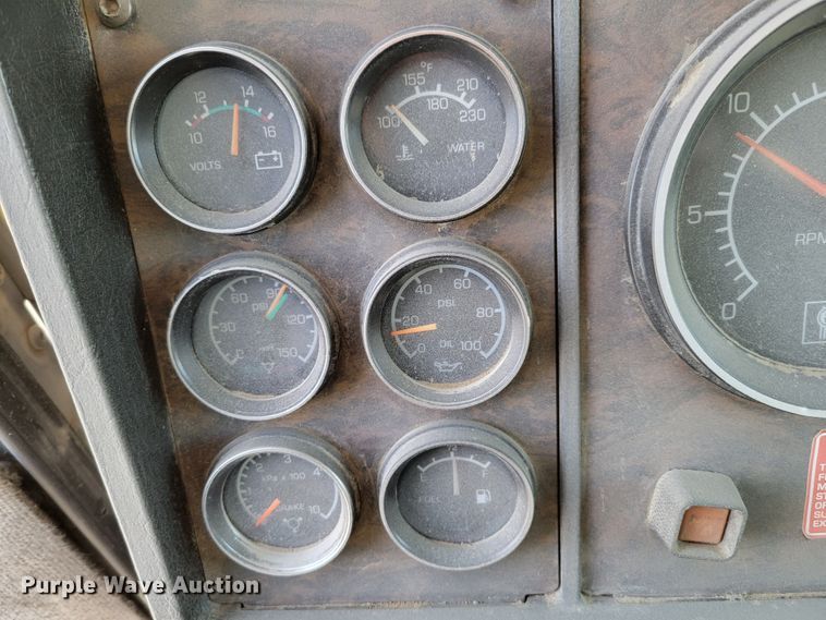 image for item DM8090 1996 Kenworth T300  dump truck