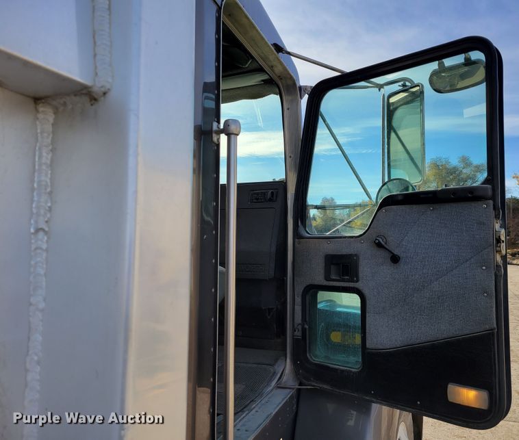 image for item DM8090 1996 Kenworth T300  dump truck