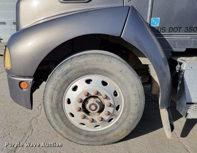 image for item DM8090 1996 Kenworth T300  dump truck