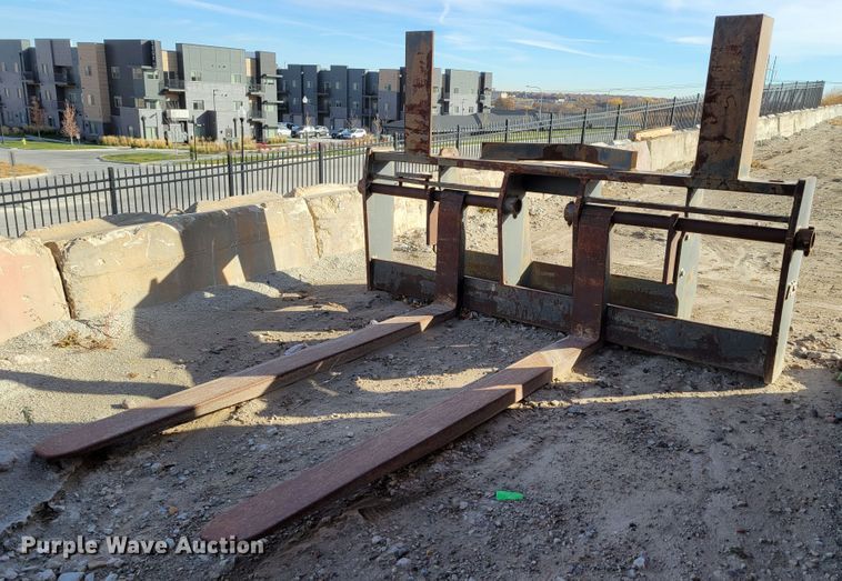 image for item DM8091 Hyundai HL760-7  forks