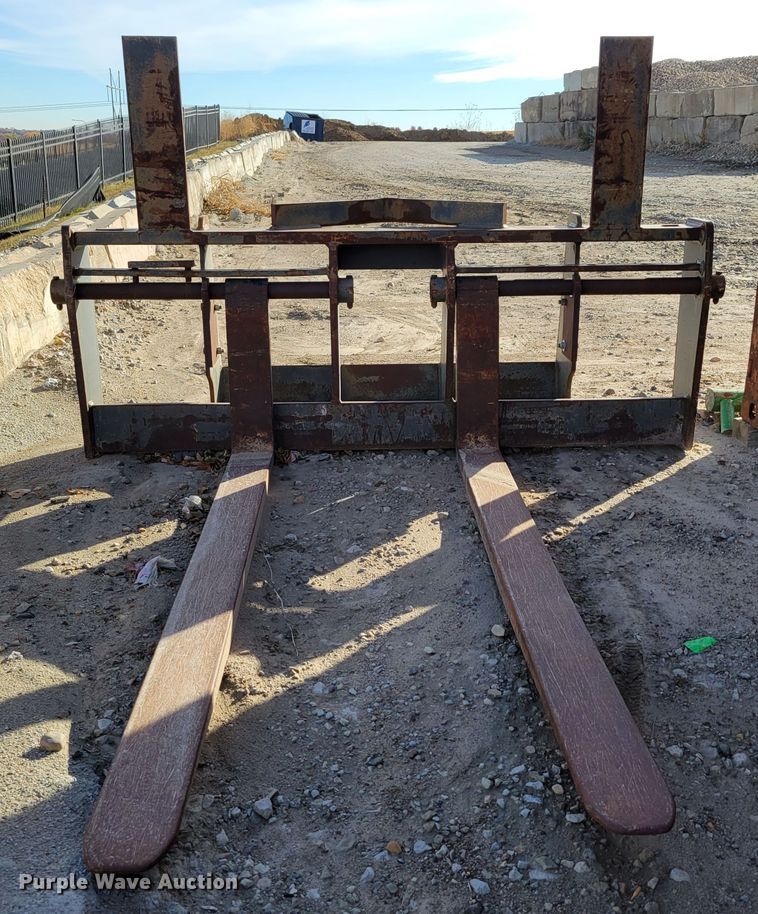 image for item DM8091 Hyundai HL760-7  forks