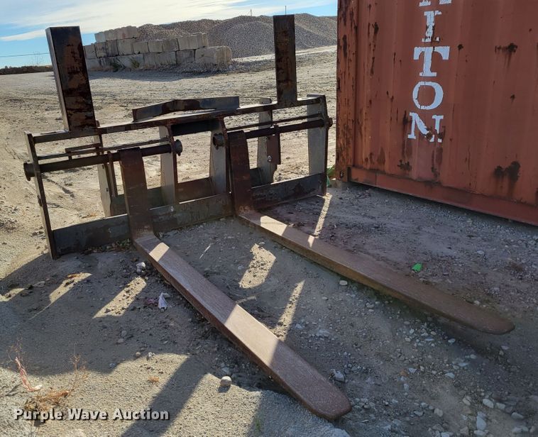 image for item DM8091 Hyundai HL760-7  forks