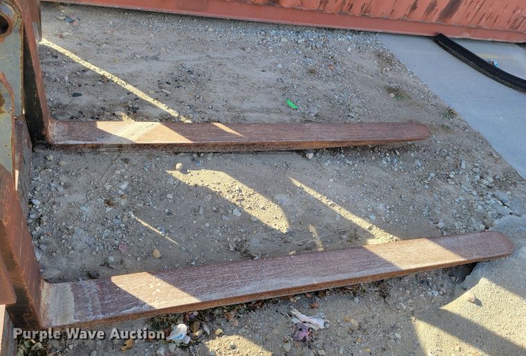 image for item DM8091 Hyundai HL760-7  forks