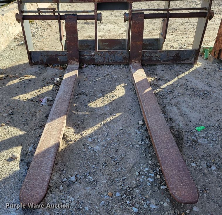 image for item DM8091 Hyundai HL760-7  forks