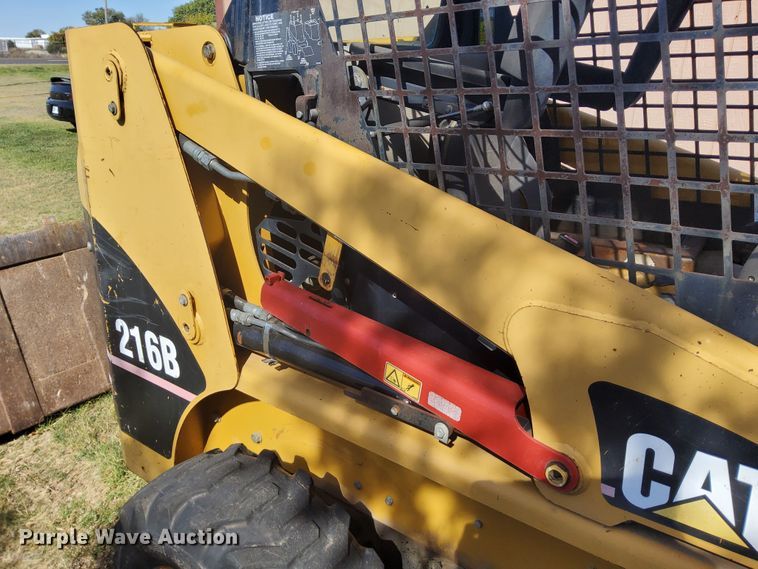image for item DN6897 2005 Caterpillar 216B  skid steer loader