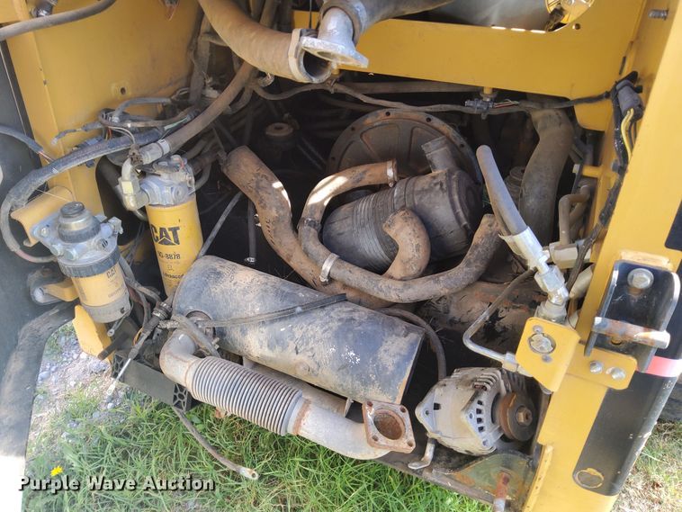 image for item DN6897 2005 Caterpillar 216B  skid steer loader