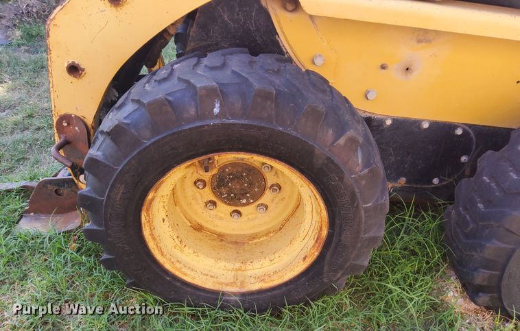 image for item DN6897 2005 Caterpillar 216B  skid steer loader