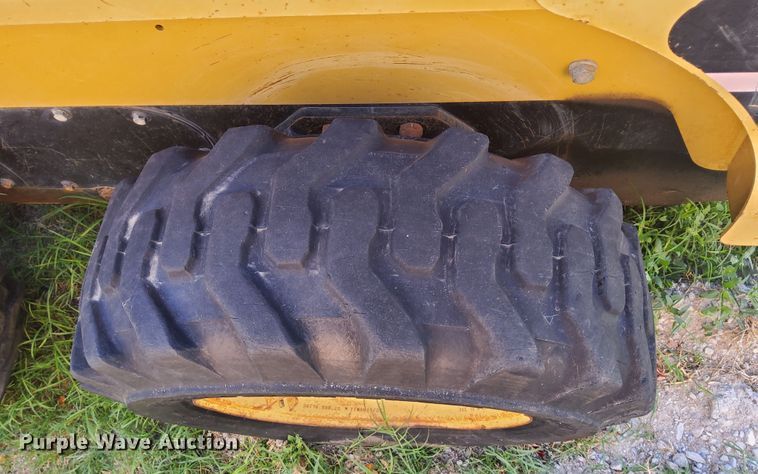 image for item DN6897 2005 Caterpillar 216B  skid steer loader