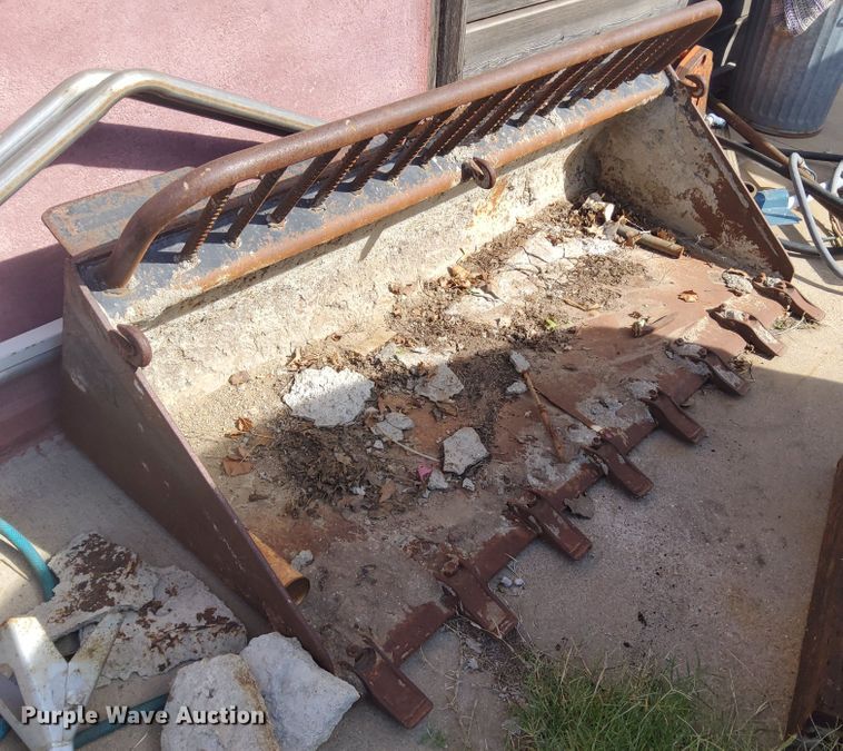 image for item DN6897 2005 Caterpillar 216B  skid steer loader