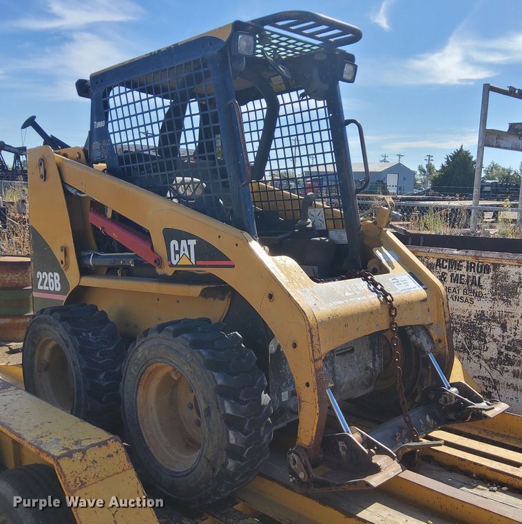 image for item DN6898 2004 Caterpillar 226B  skid steer loader