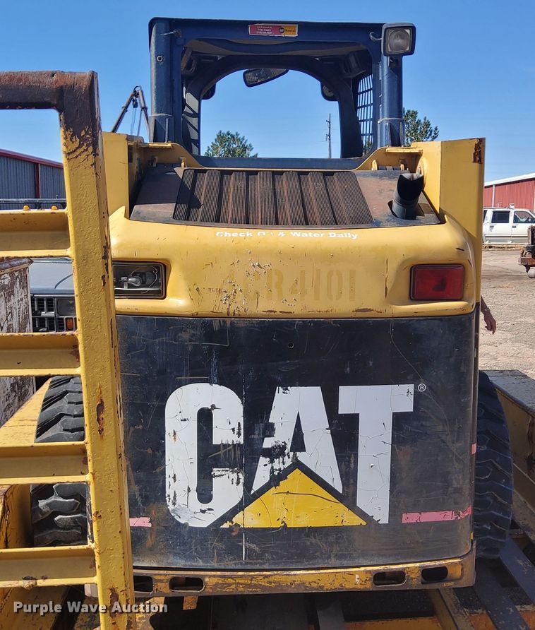 image for item DN6898 2004 Caterpillar 226B  skid steer loader