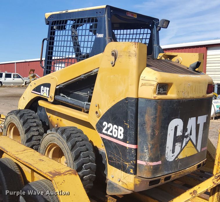 image for item DN6898 2004 Caterpillar 226B  skid steer loader