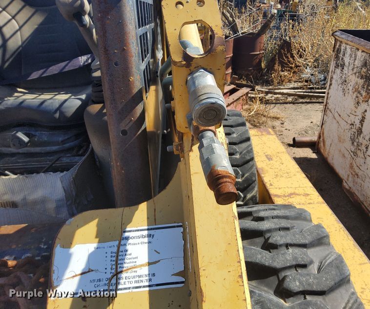 image for item DN6898 2004 Caterpillar 226B  skid steer loader