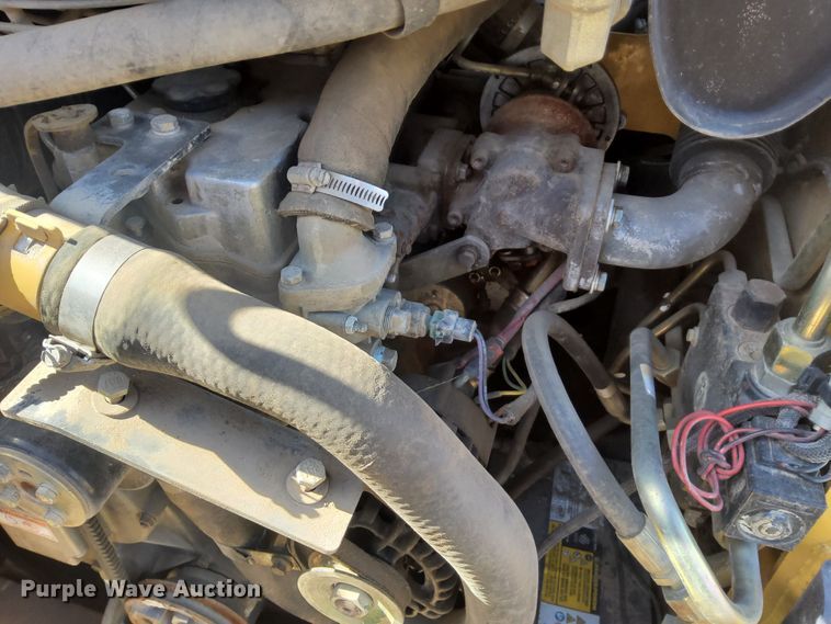 image for item DN6898 2004 Caterpillar 226B  skid steer loader