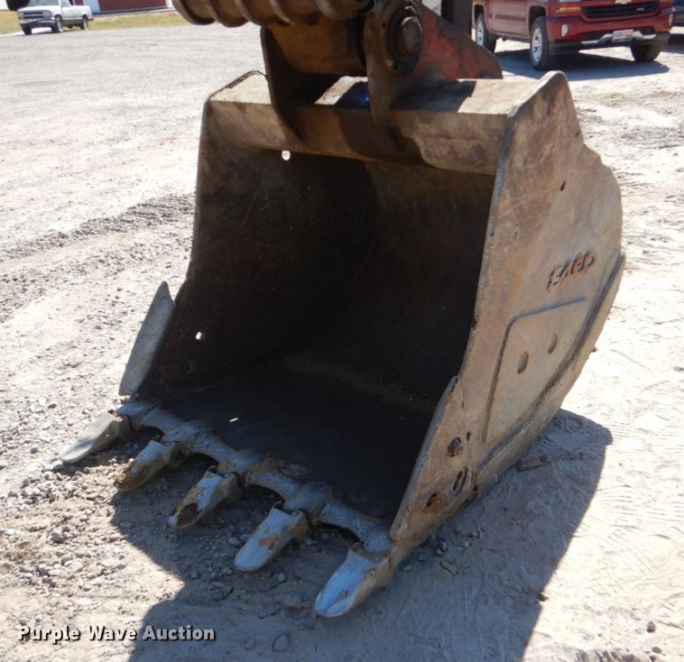image for item DO1616 2004 Link Belt 225  excavator