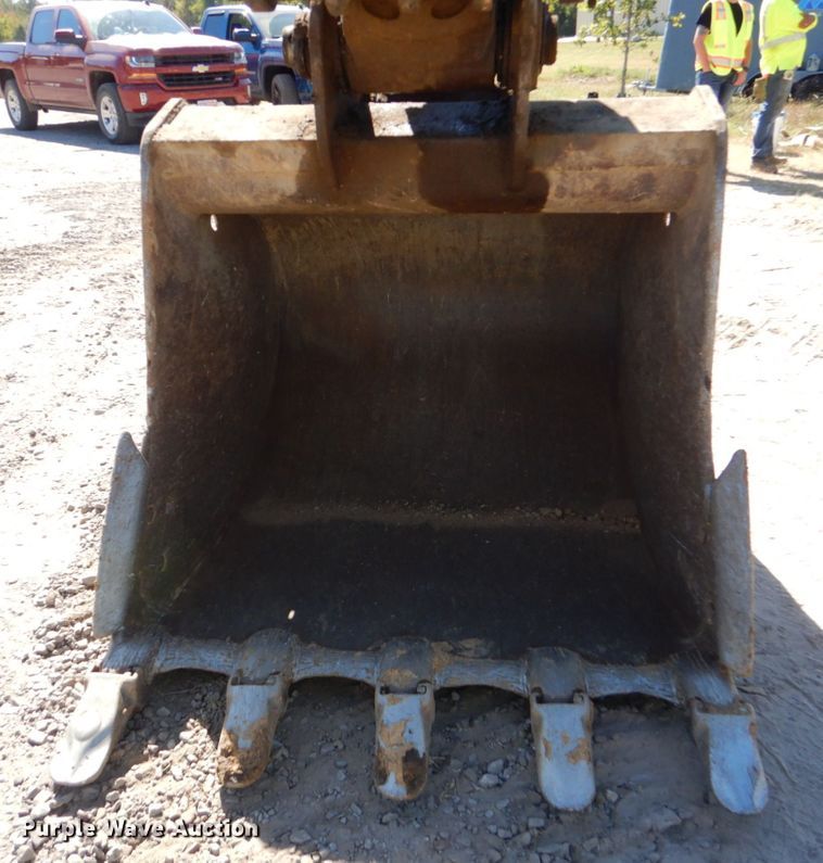 image for item DO1616 2004 Link Belt 225  excavator