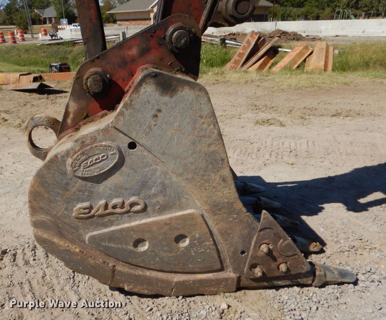 image for item DO1616 2004 Link Belt 225  excavator