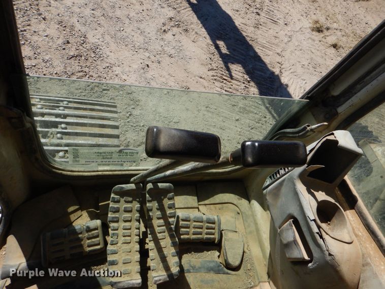 image for item DO1616 2004 Link Belt 225  excavator