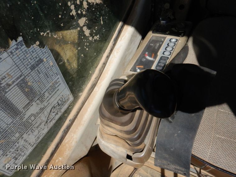 image for item DO1616 2004 Link Belt 225  excavator