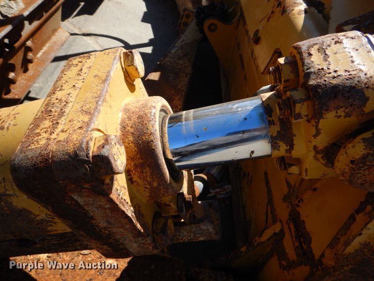 image for item DO1645 2015 Caterpillar D6T LGP  dozer