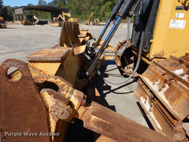 image for item DO1645 2015 Caterpillar D6T LGP  dozer