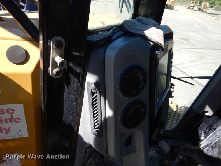 image for item DO1645 2015 Caterpillar D6T LGP  dozer