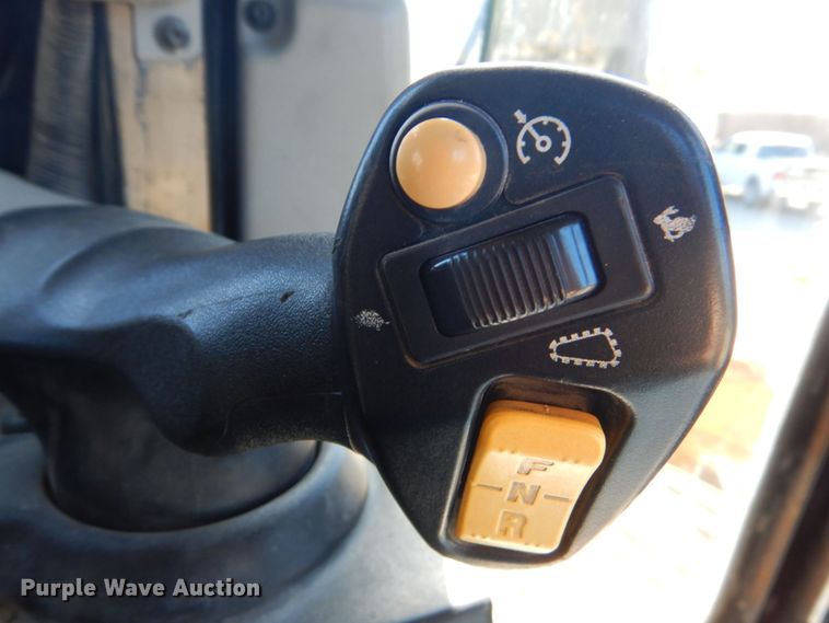 image for item DO1645 2015 Caterpillar D6T LGP  dozer