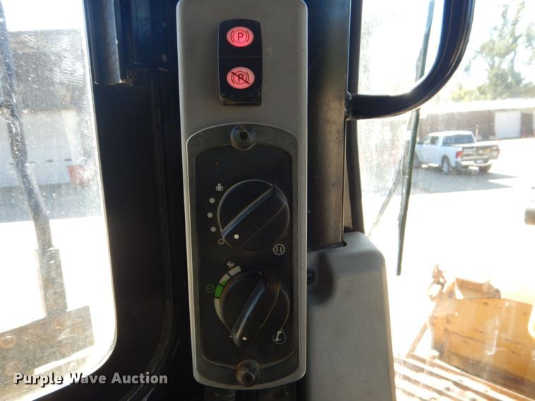 image for item DO1645 2015 Caterpillar D6T LGP  dozer