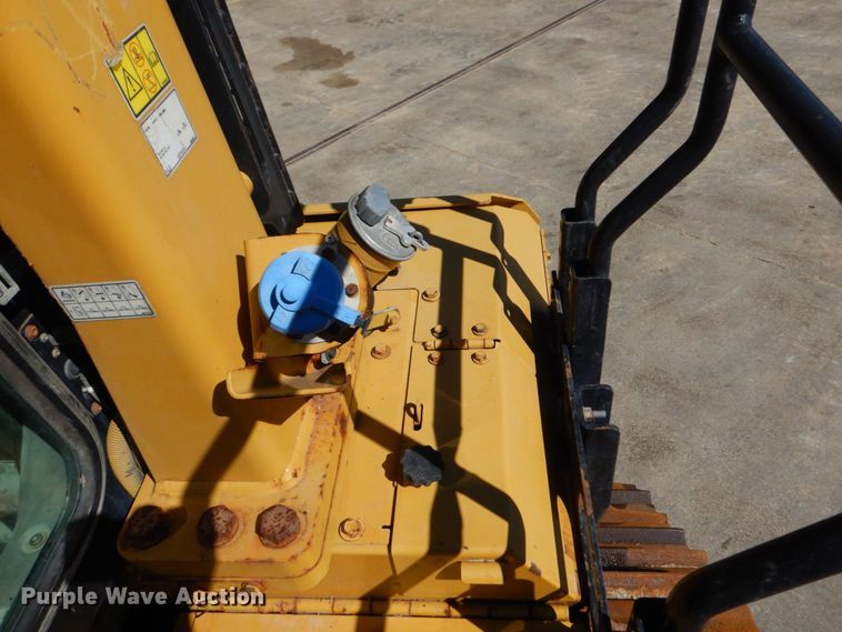 image for item DO1645 2015 Caterpillar D6T LGP  dozer