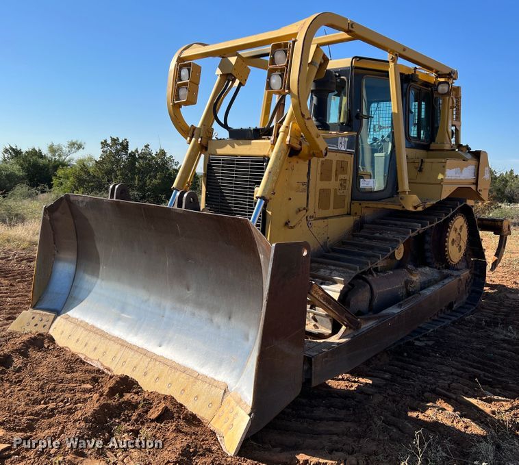 image for item DO8816 2005 Caterpillar D6R XL Series II  dozer