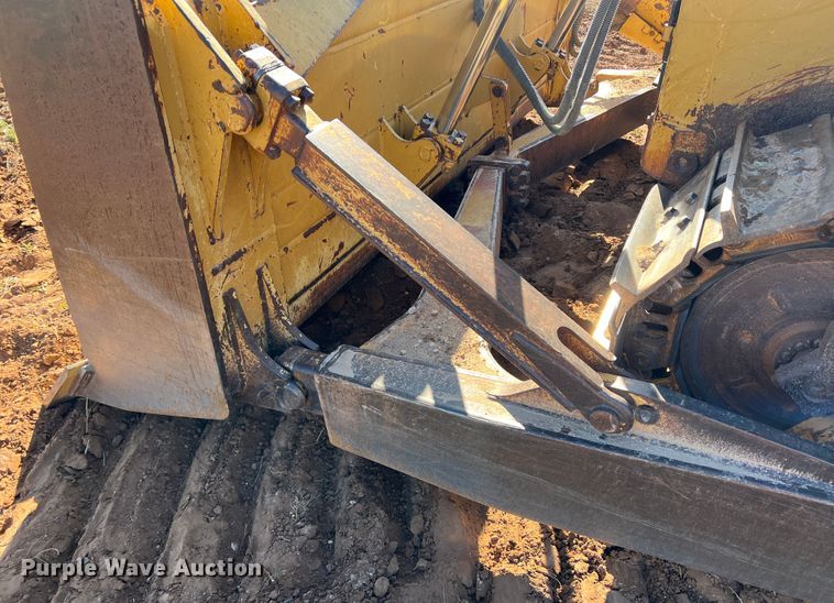 image for item DO8816 2005 Caterpillar D6R XL Series II  dozer